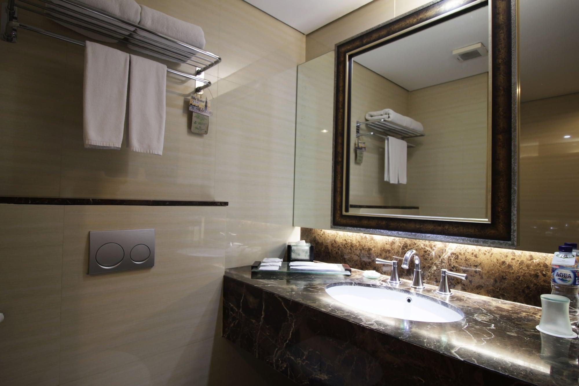 Hotel Santika Premiere Jogja Джокьякарта Экстерьер фото