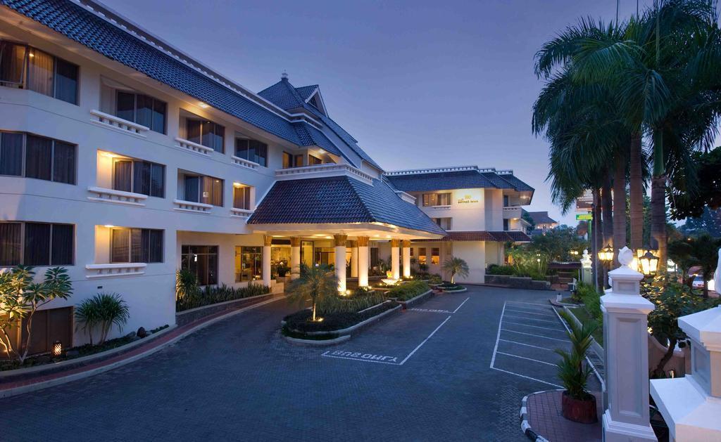 Hotel Santika Premiere Jogja Джокьякарта Экстерьер фото