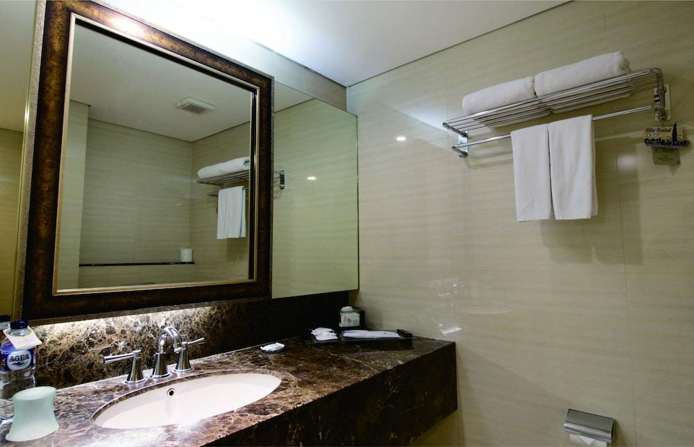 Hotel Santika Premiere Jogja Джокьякарта Экстерьер фото