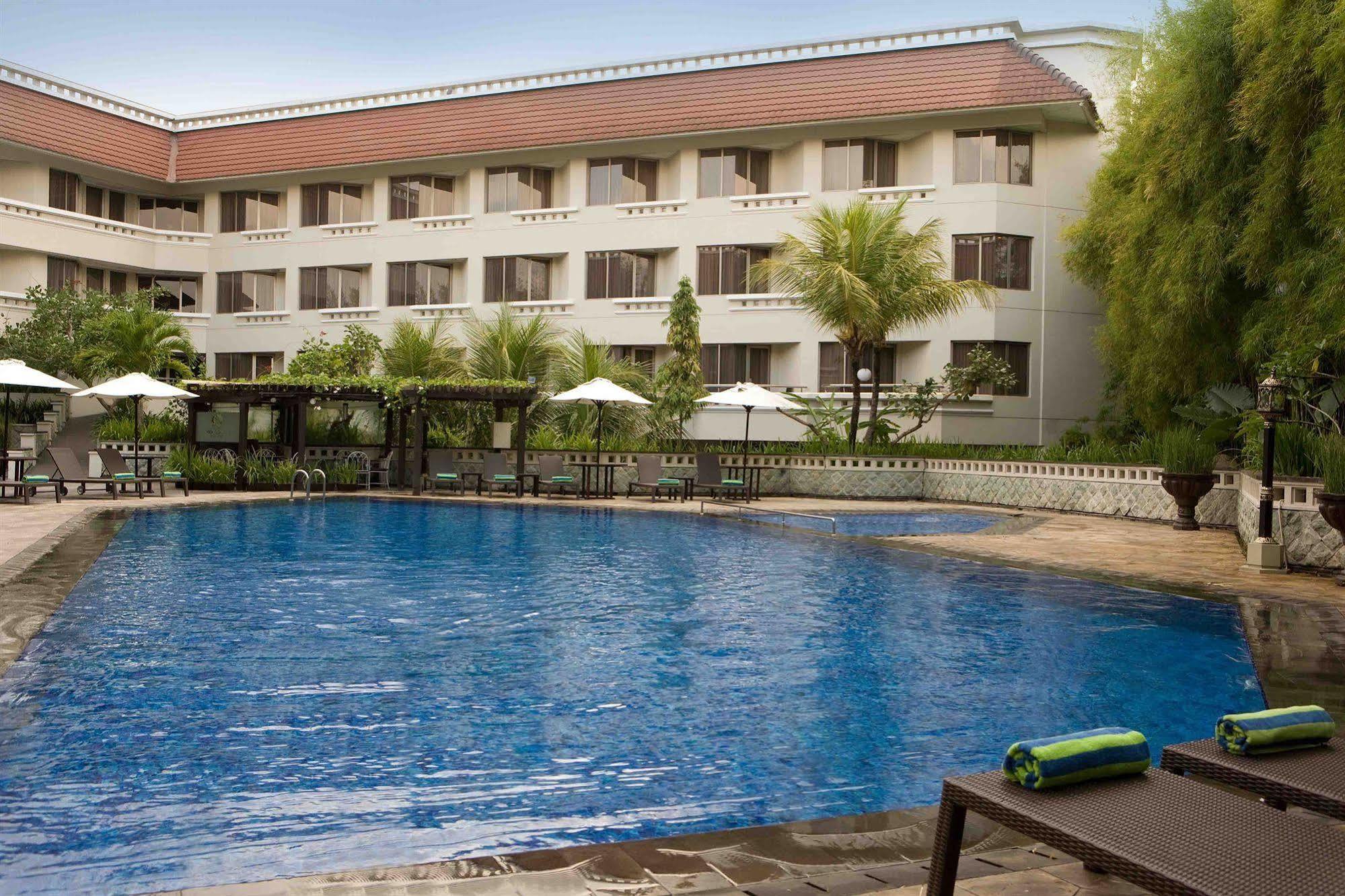 Hotel Santika Premiere Jogja Джокьякарта Экстерьер фото
