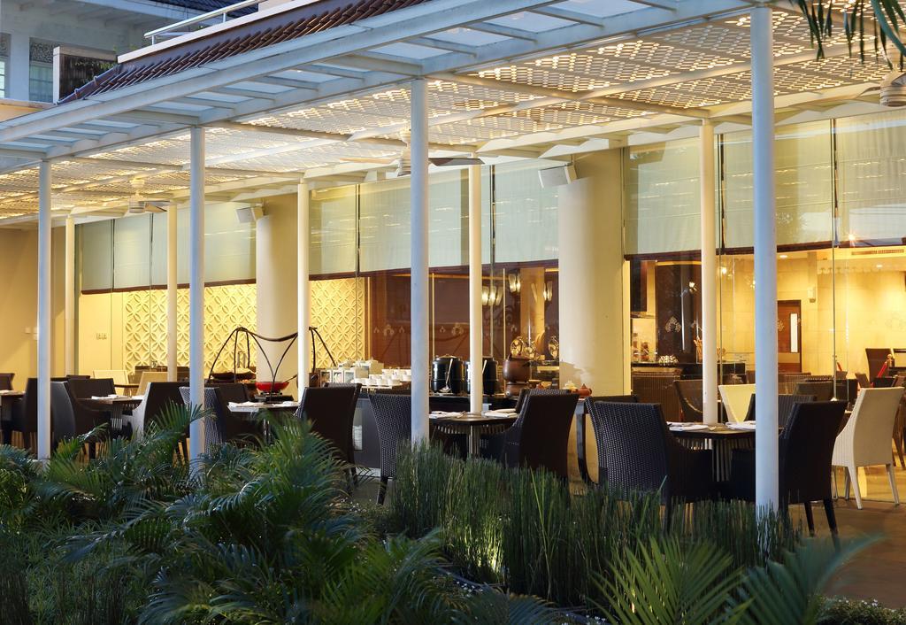 Hotel Santika Premiere Jogja Джокьякарта Экстерьер фото